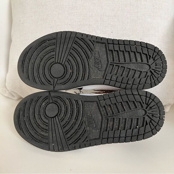 Jordan 1 Mid SE Little Kids' Shoes Size: 12C Gold and Black EUC - Picture 6 of 7